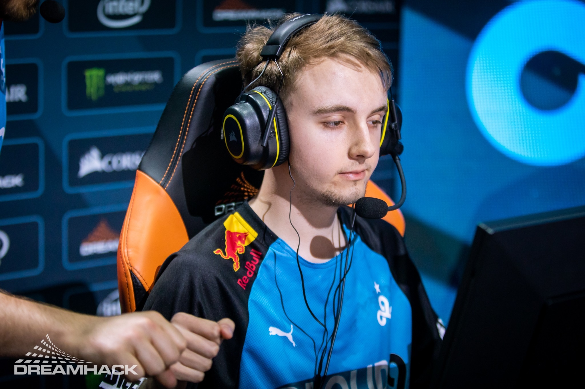 floppy "Ter jogado VALORANT fezme apreciar muito mais o CS" Fraglíder